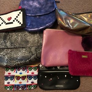 8 Cosmetics Bags
